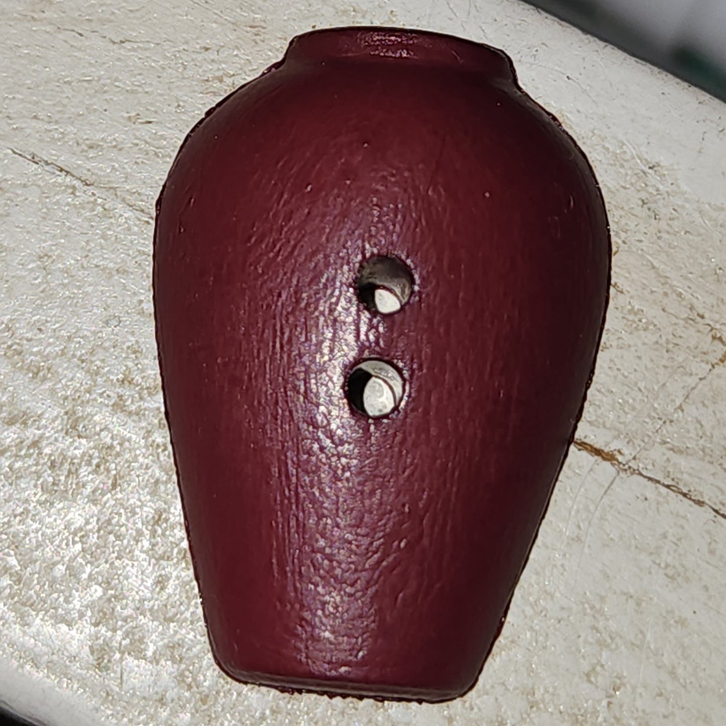 Resin vase button burgundy 26mm high