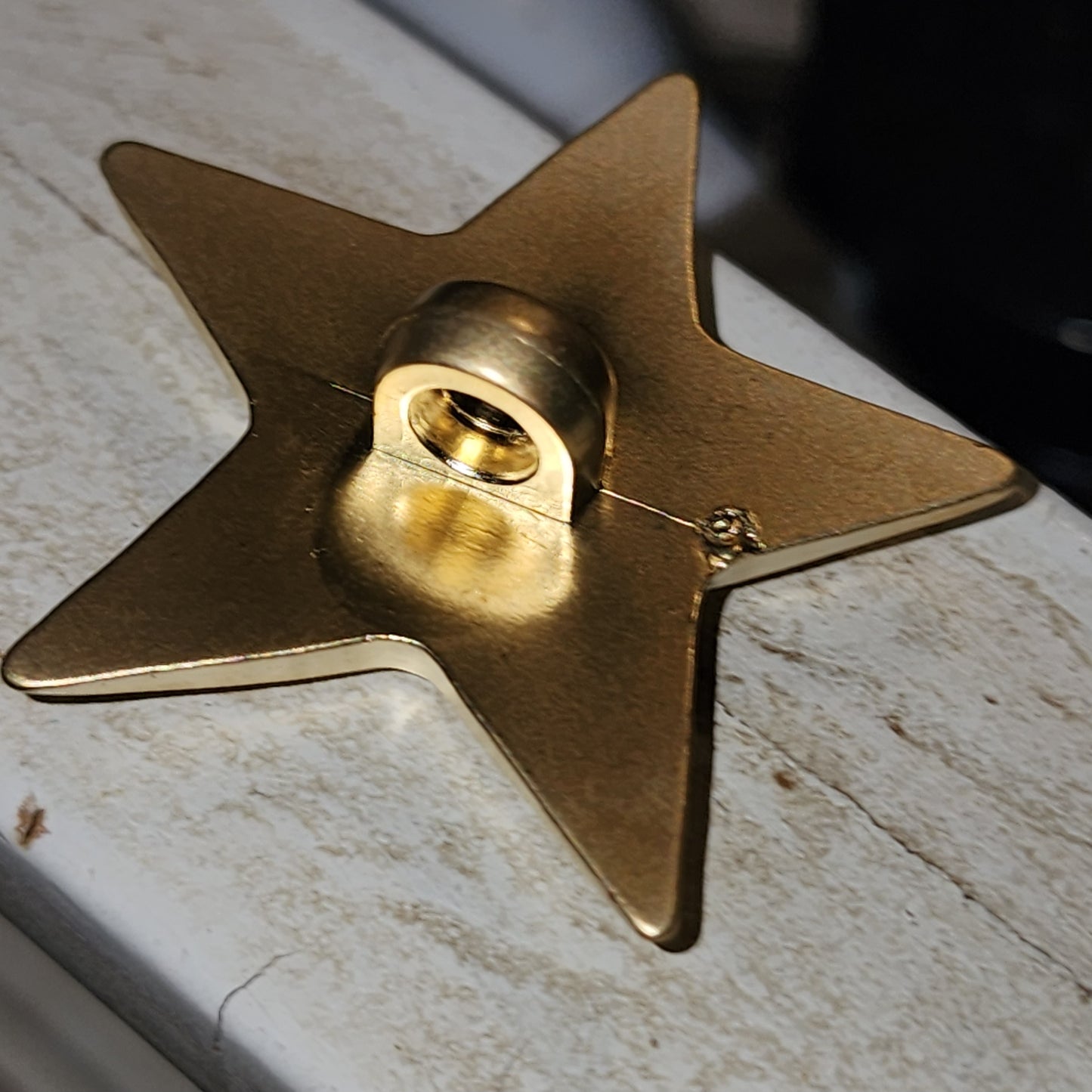 Giant gold metallic star button 37mm