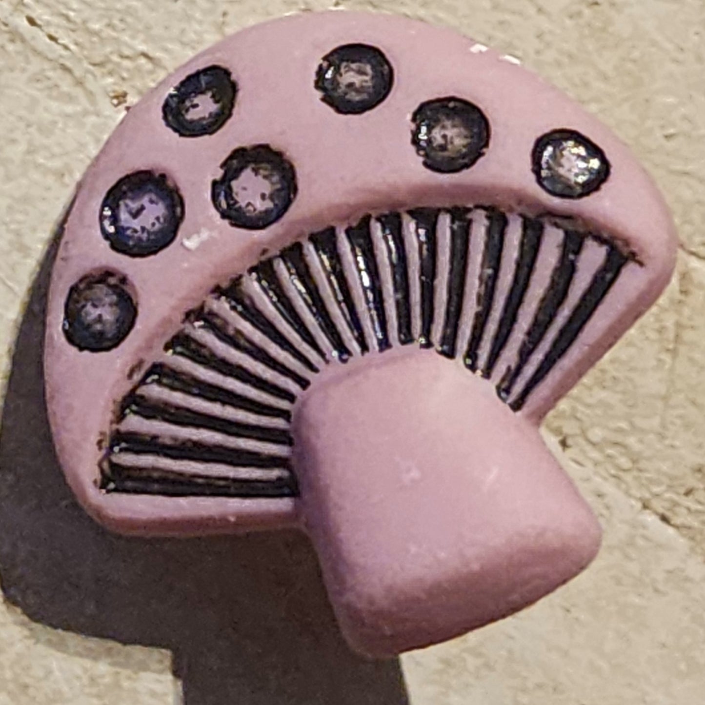 Mushroom button 15mm 2 colours