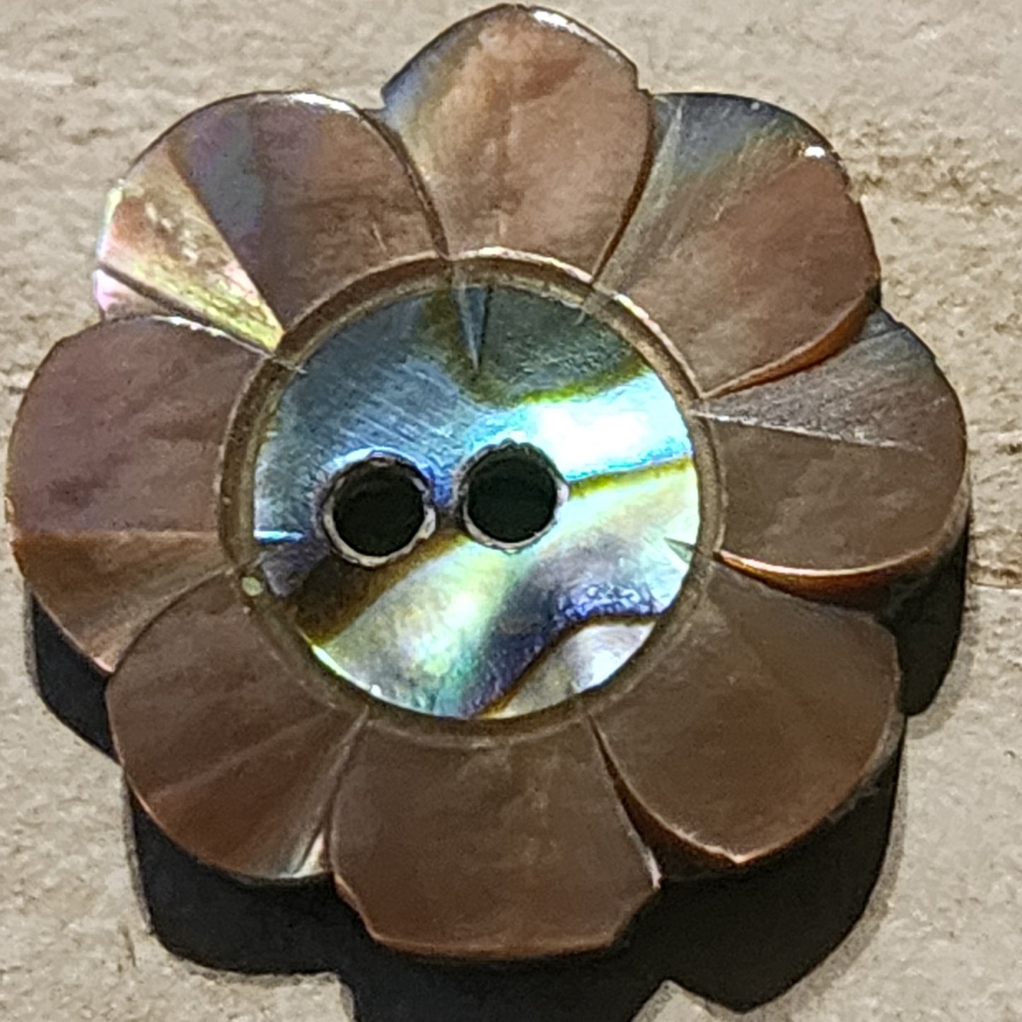 Mother of pearl carved flower 15mm