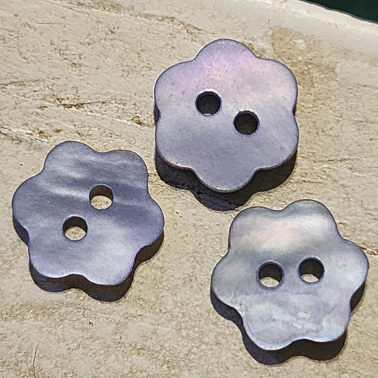 Mother of pearl tiny flower button 10mm