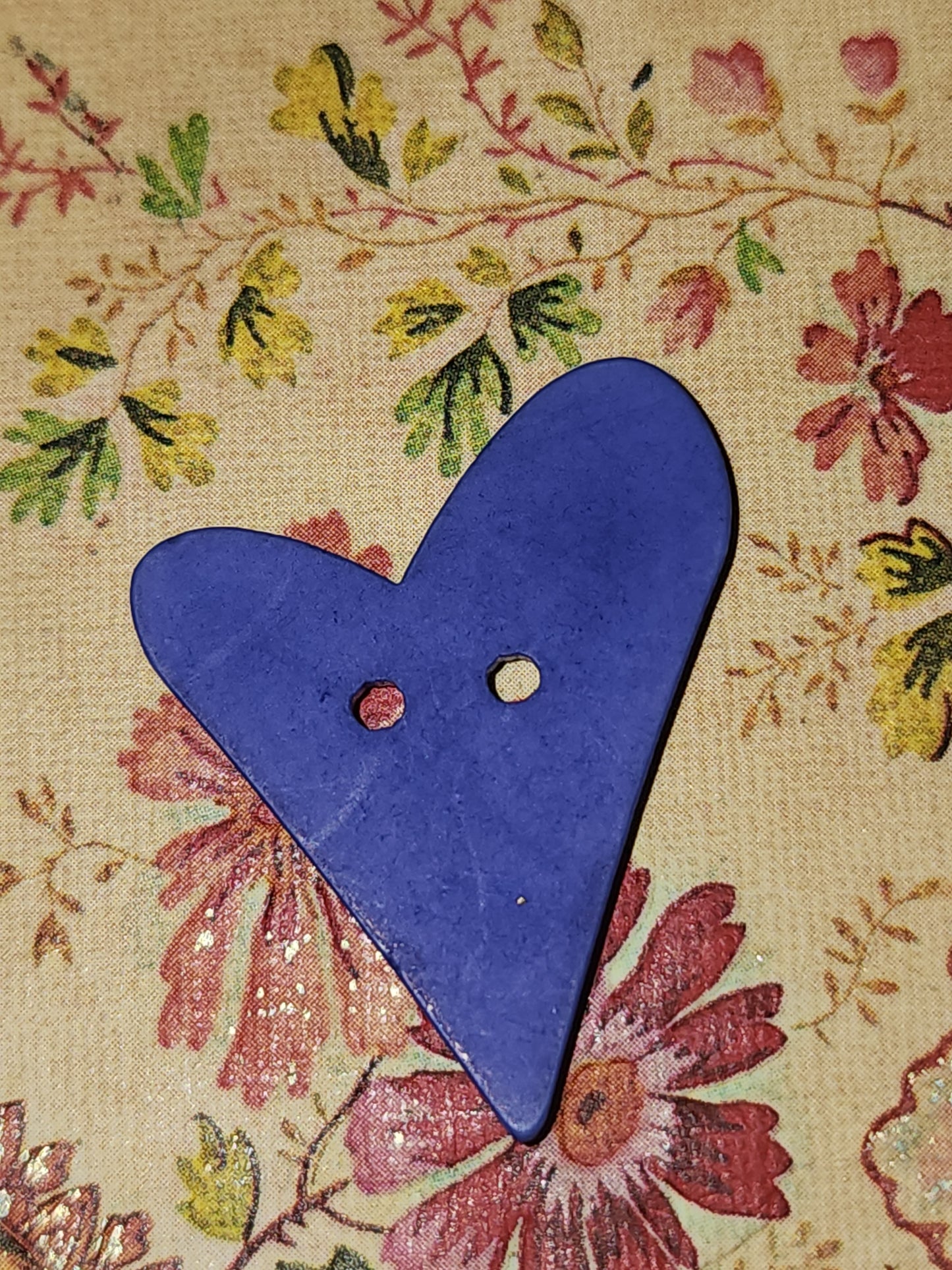 Uneven Heart Button  3cm high (matte finish)