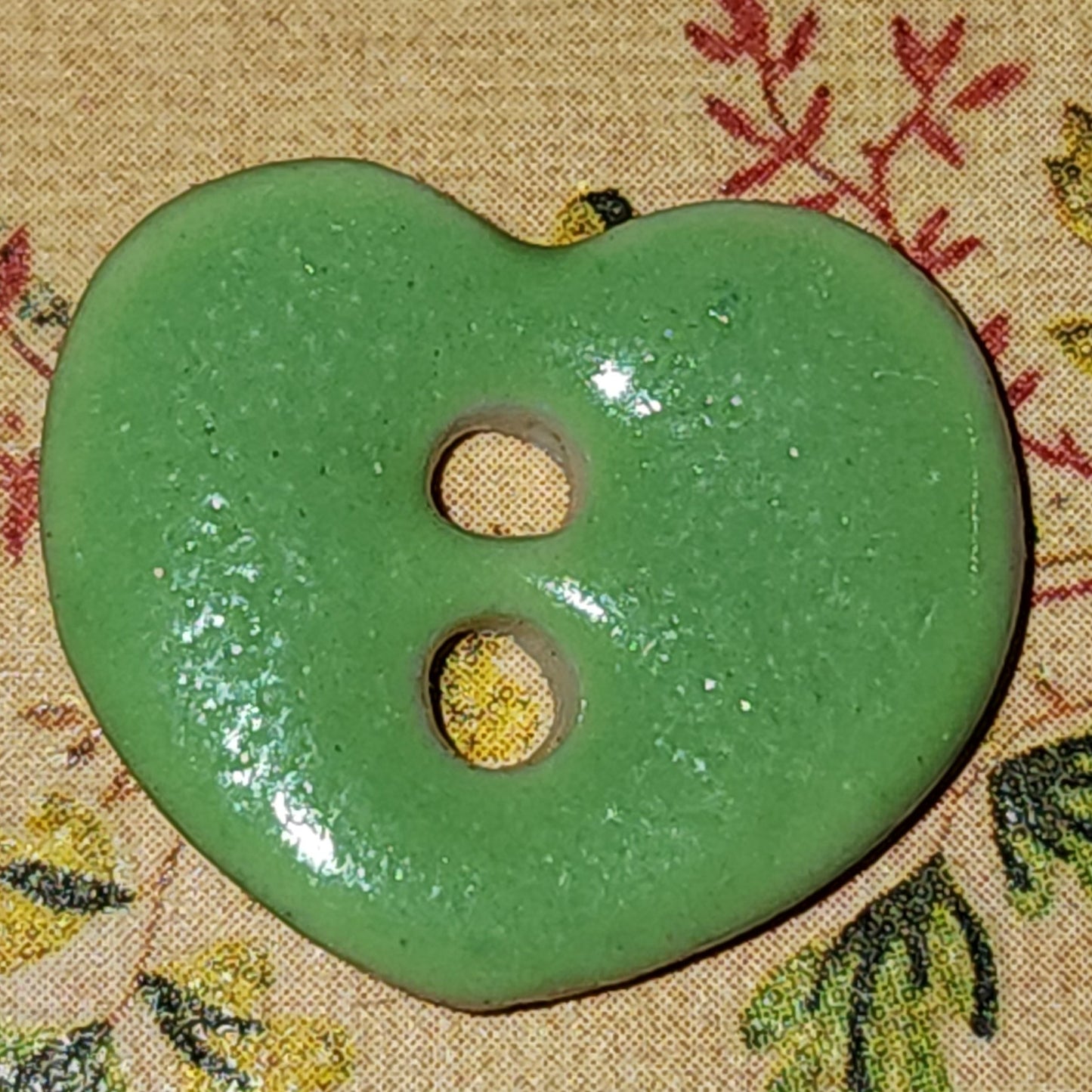 Ceramic heart button 15mm high (assorted colours)