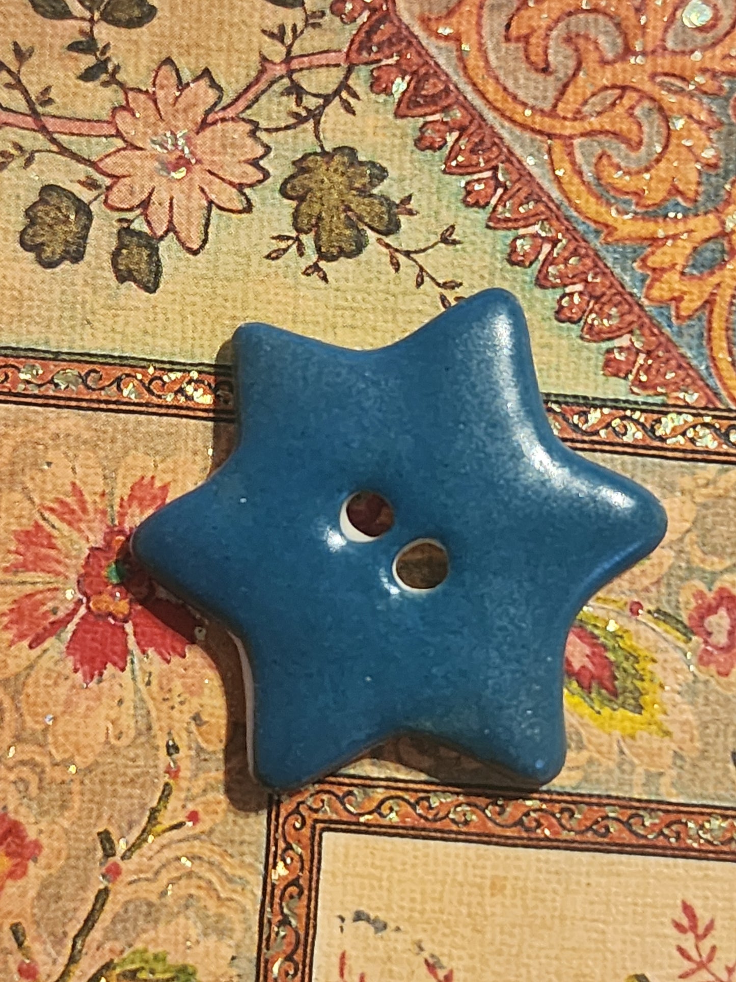 Ceramic star button - assorted colours 3cm