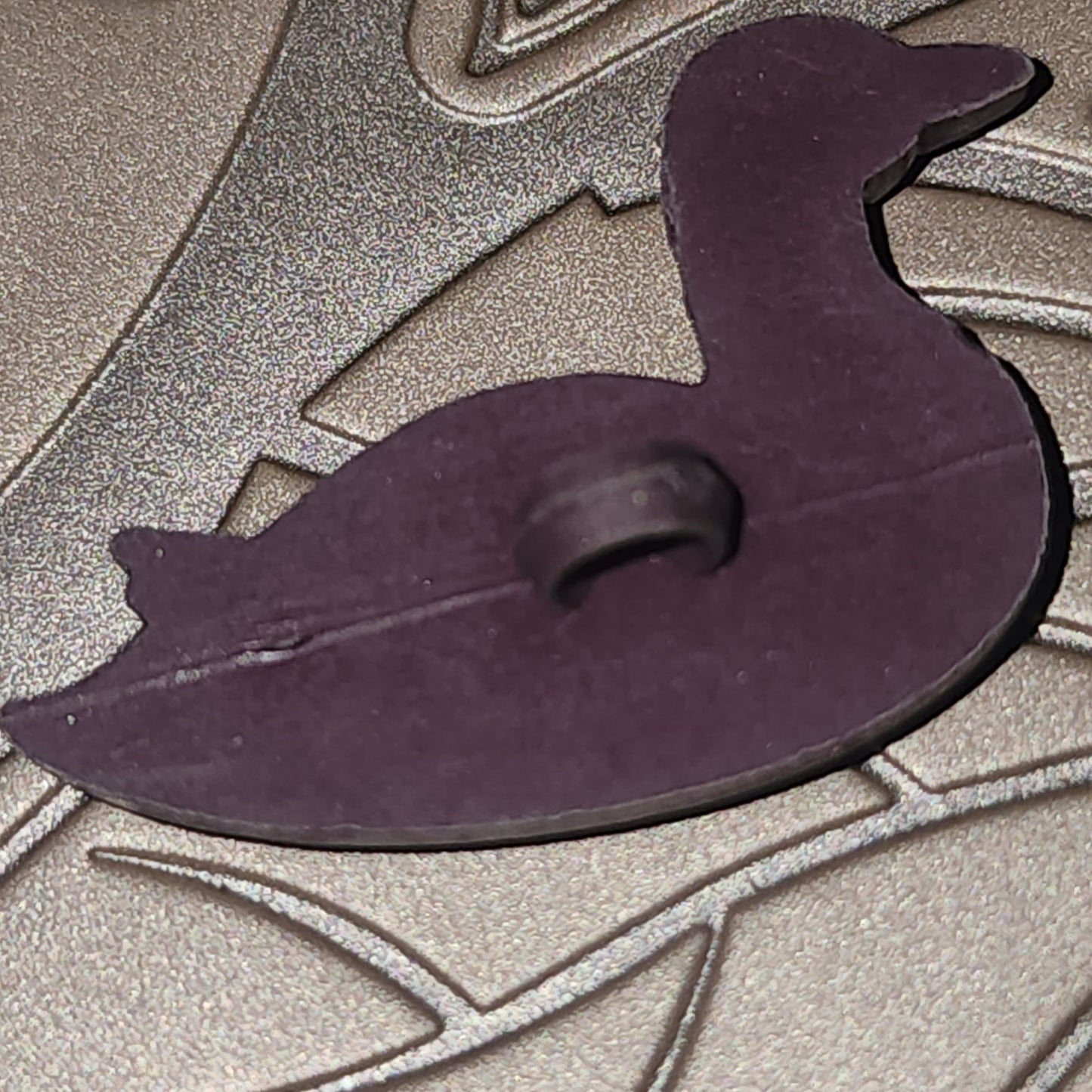 Mahogany coloured duck button 30mm long