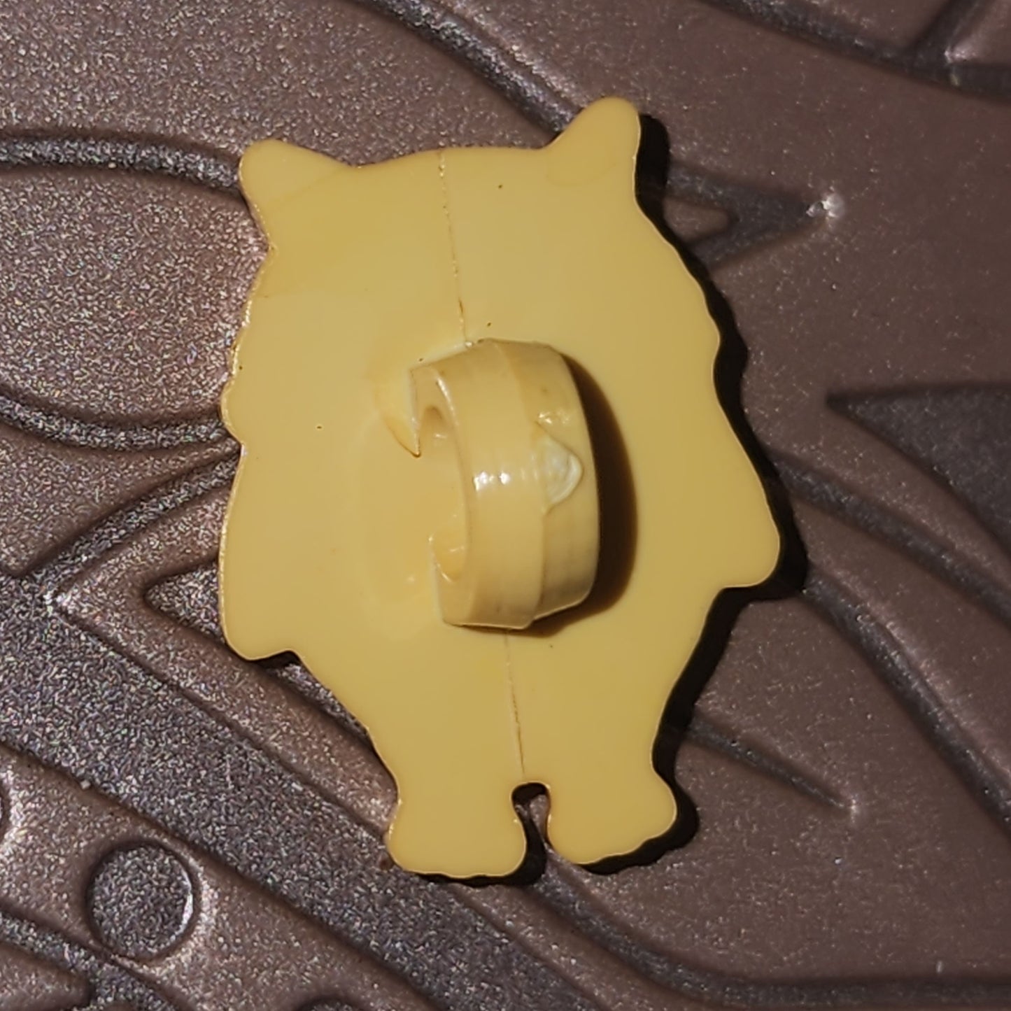 Little Owl button 15mm high