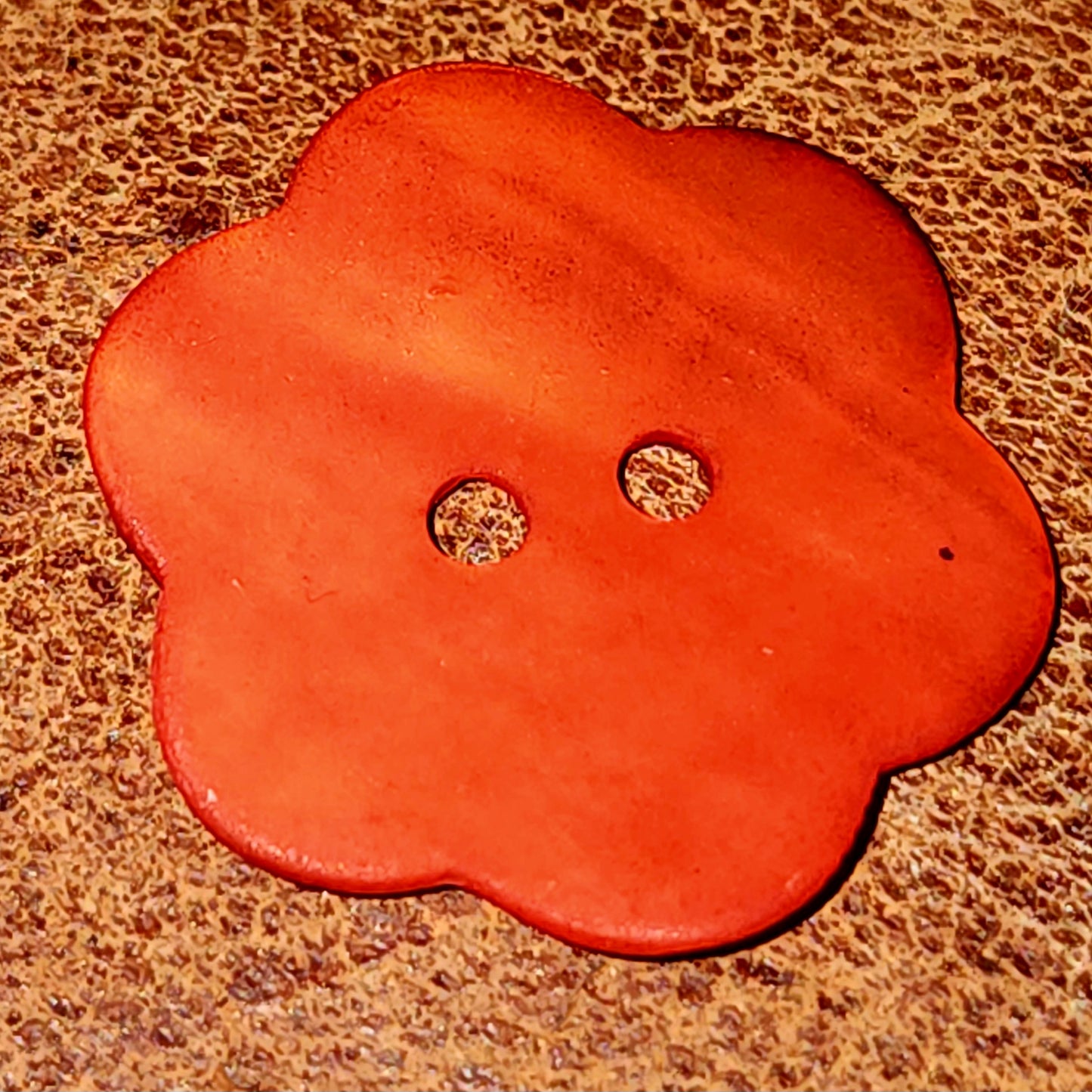 Mother of pearl flower button 24mm - various colours