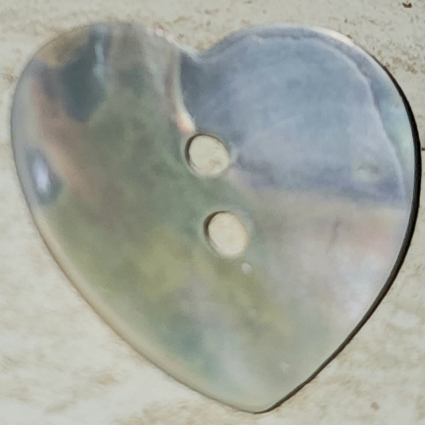 Mother of pearl heart 17mm - assorted colours