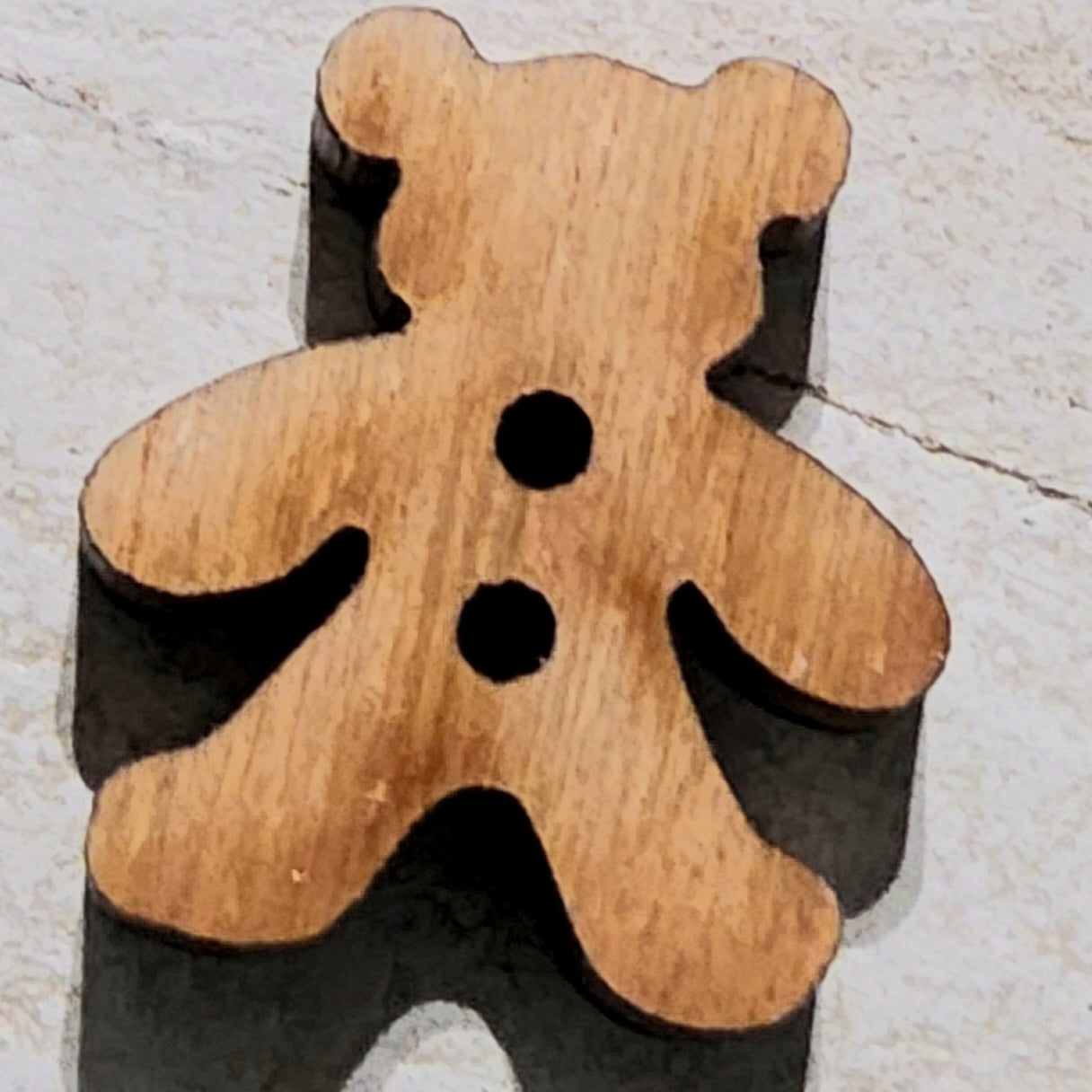 Wooden bear button 15mm high