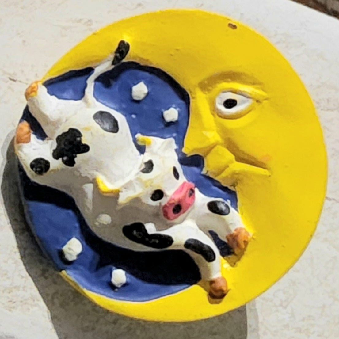 Cow jumped over the moon button 23mm