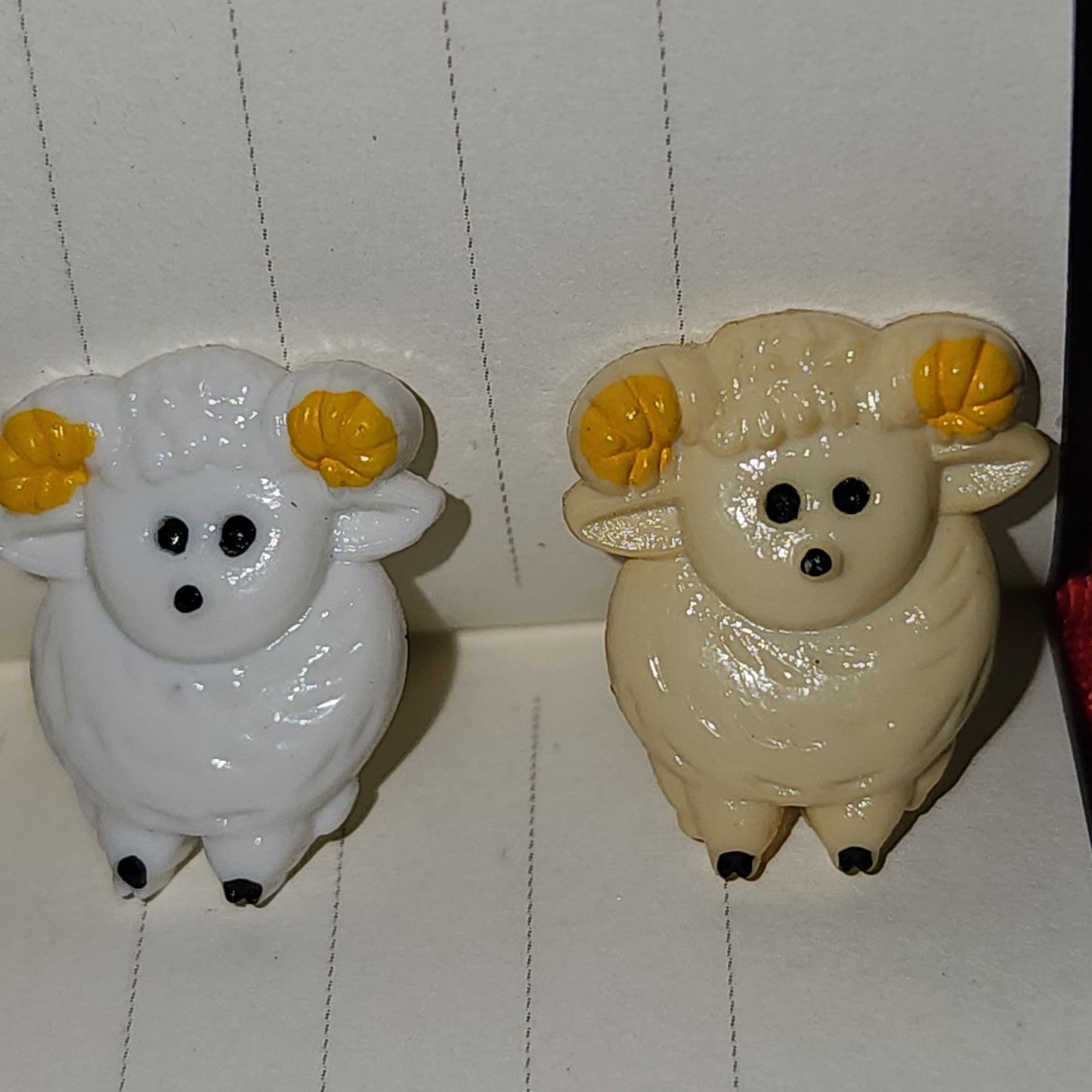 Little sheep button - 7 colours 17mm high