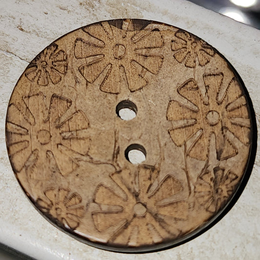 Round geometric etched shell button 26mm (curved)