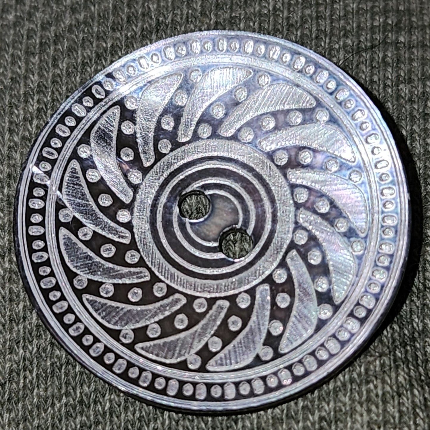 Mother of pearl etched tribal round button 26mm
