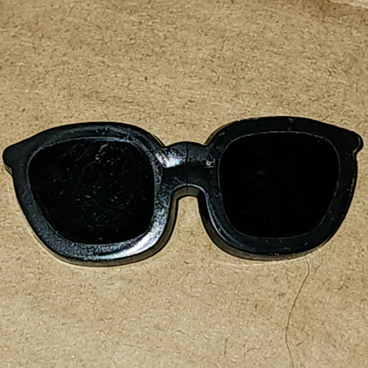 Sunglasses button