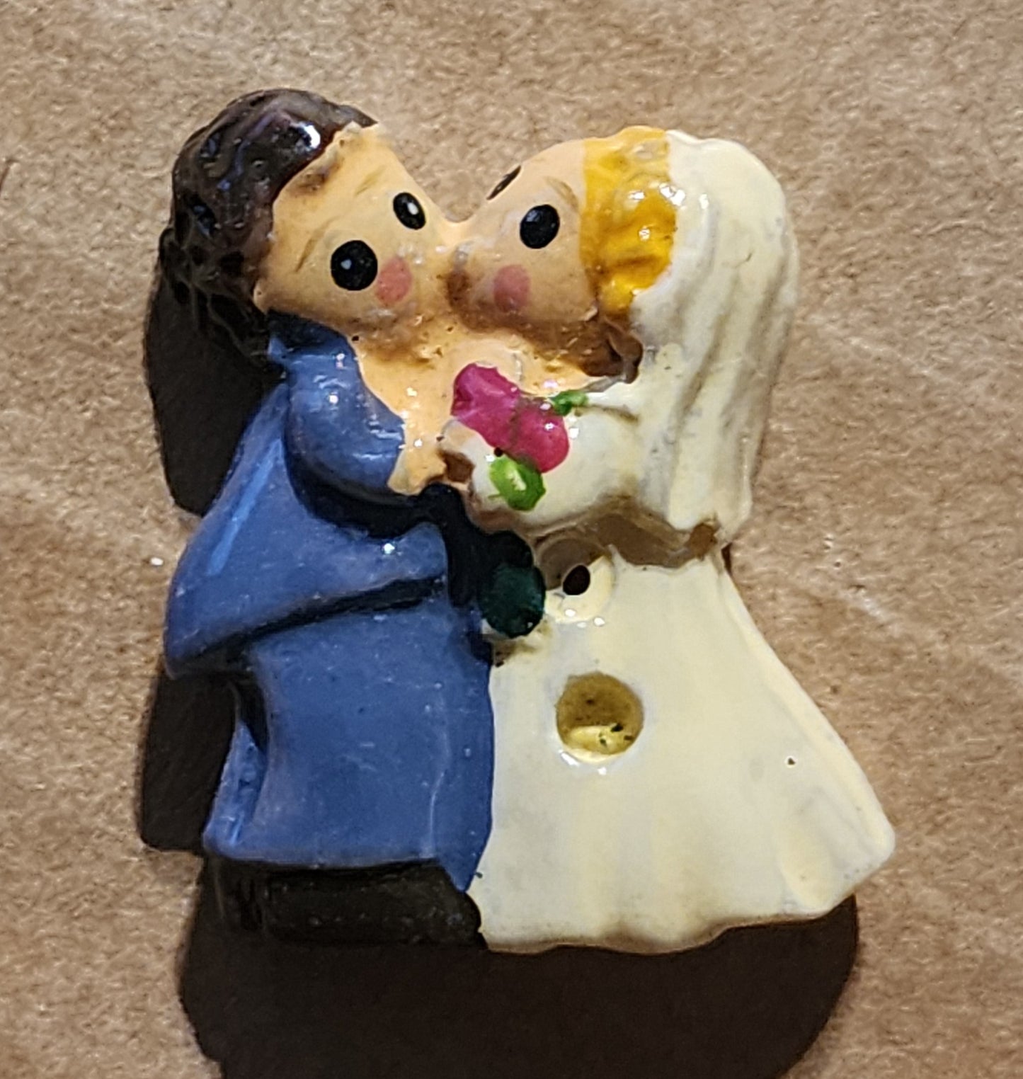 Married couple button 20mm high