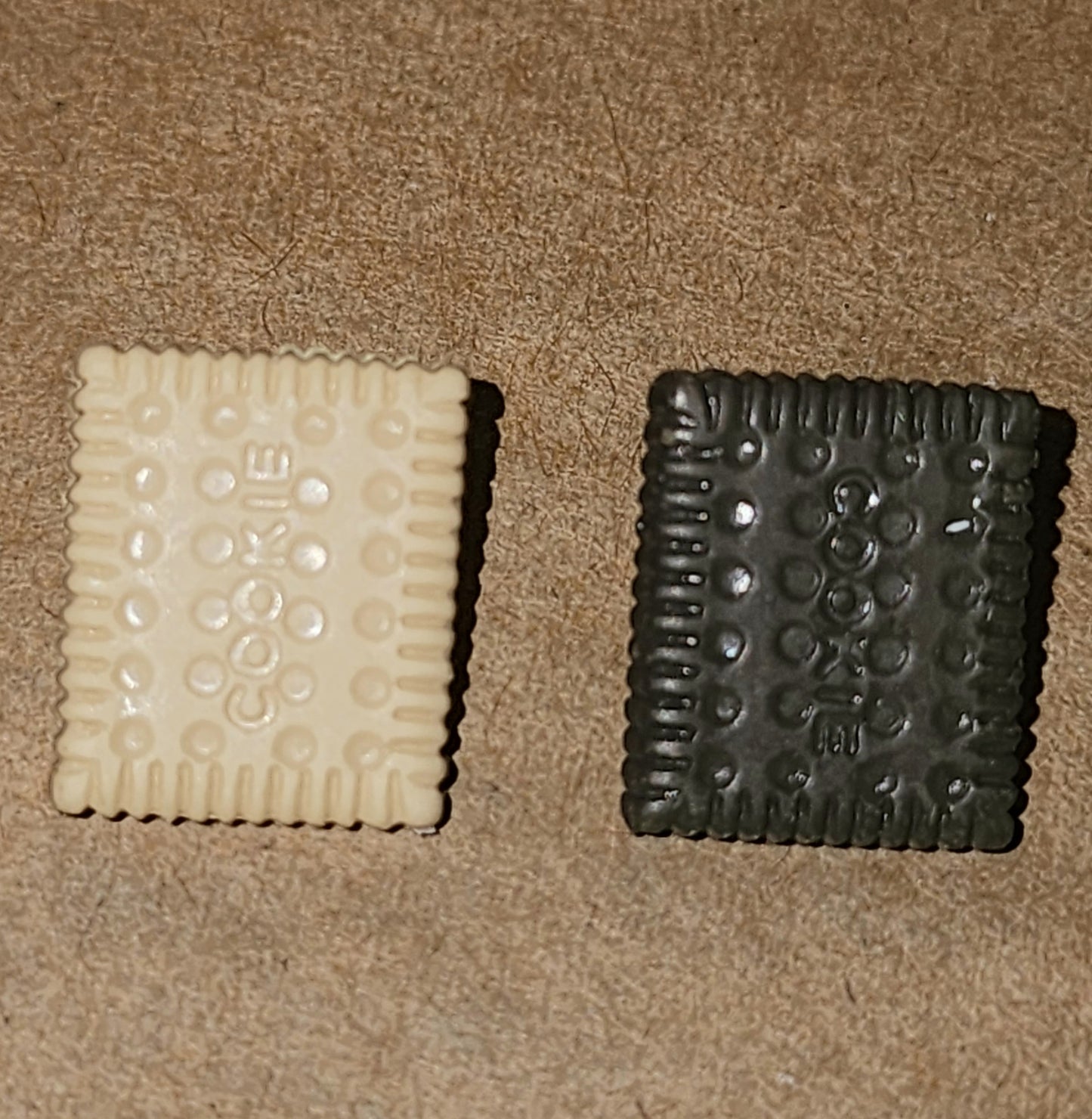 Biscuit button (cookie) 15mm high - vanilla or chocolate