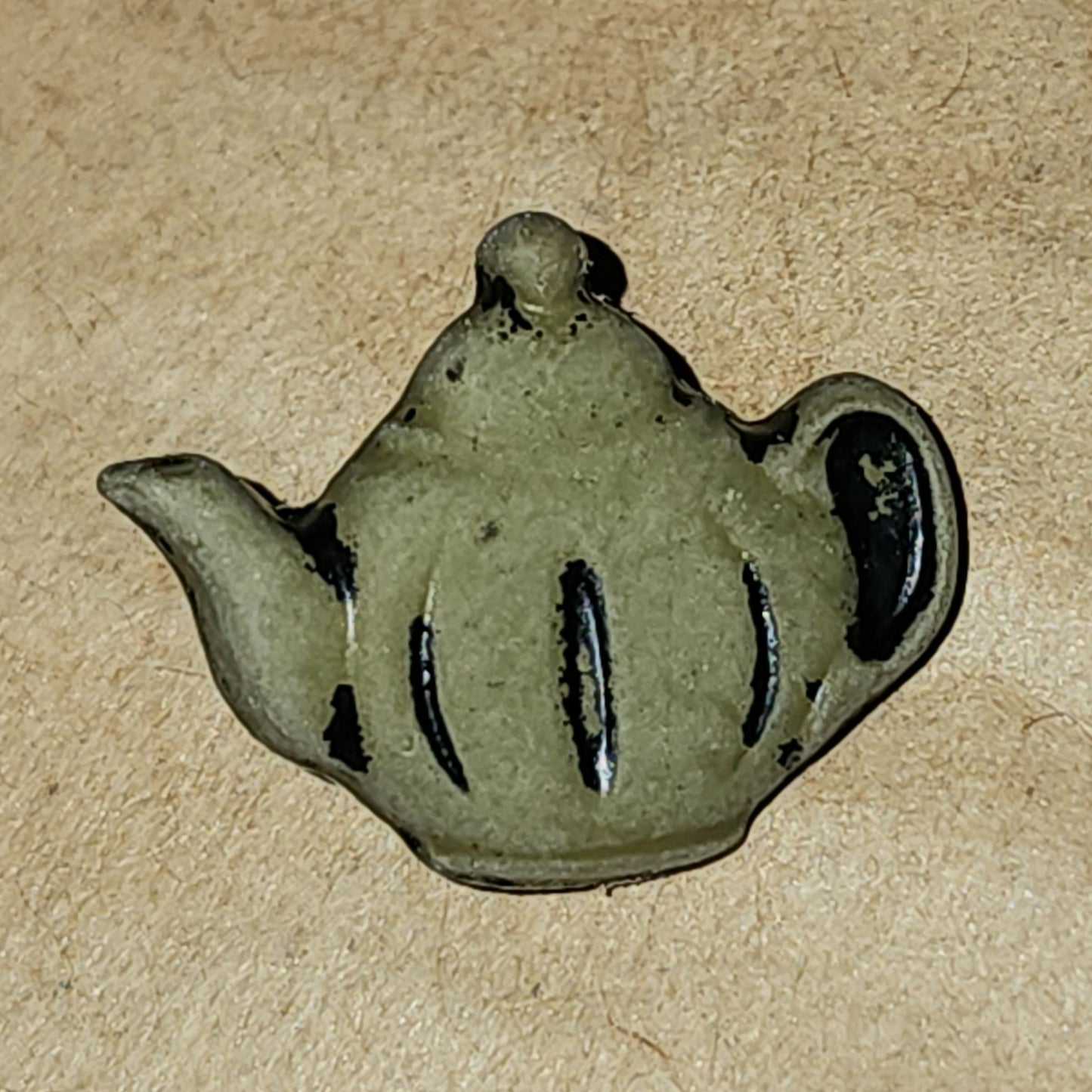Teapot button - 2 colours 17mm wide