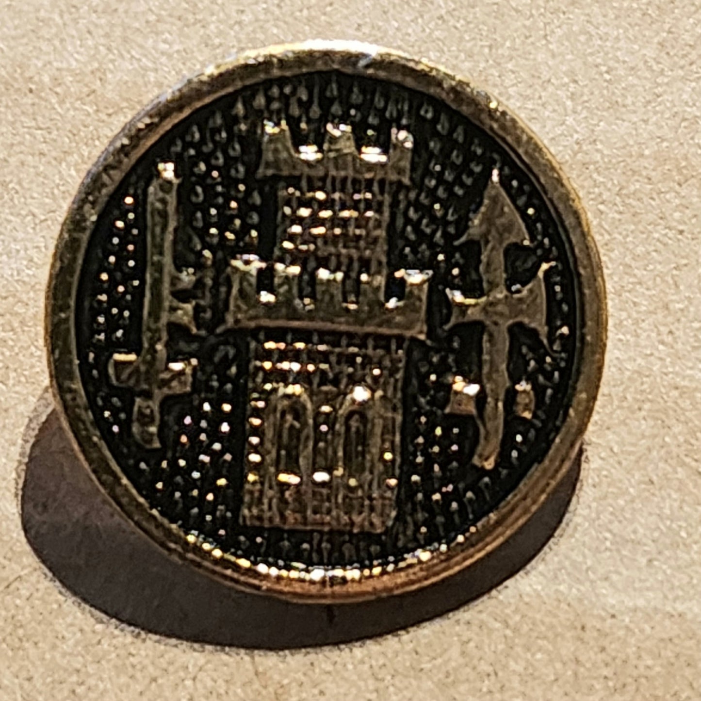Castle round button 15mm