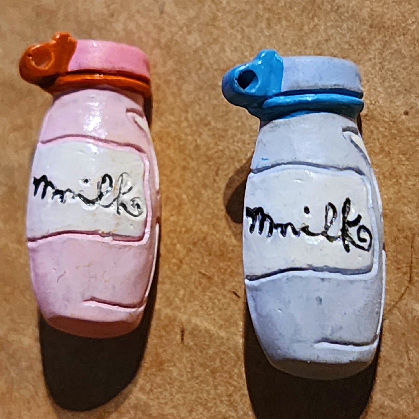 3D baby bottle button - blue or pink 20mm high