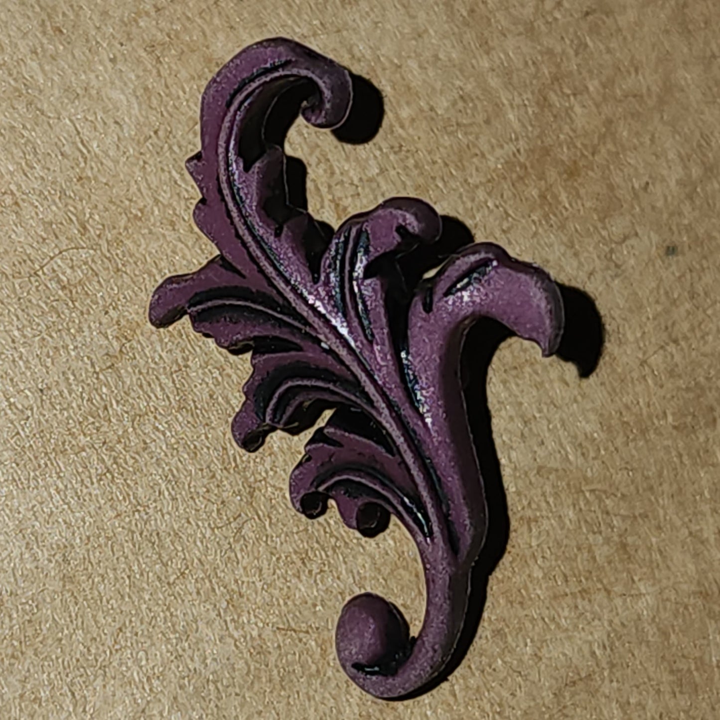 Flourish button - 3 colours 21mm long