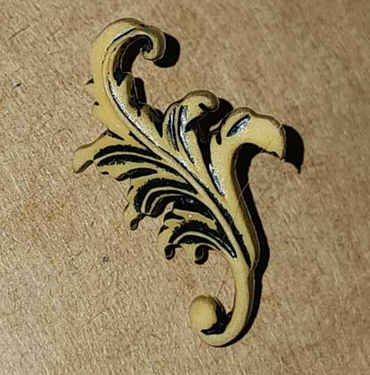 Flourish button - 3 colours 21mm long