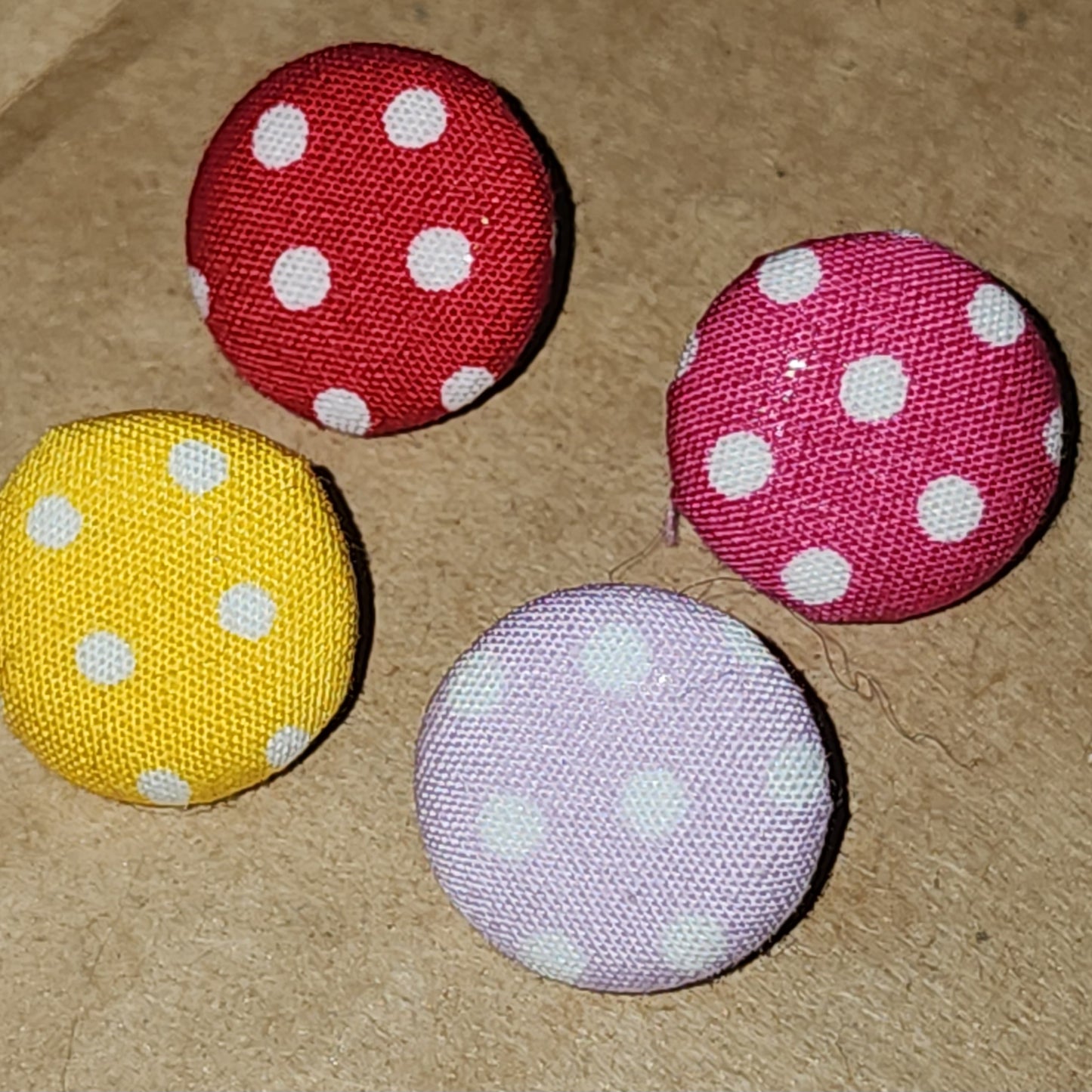 Fabric spotty round buttons 14mm