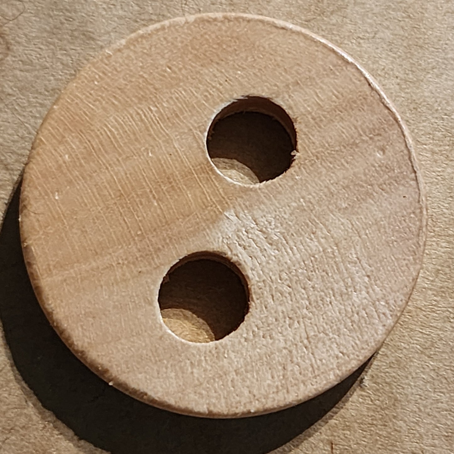 Wooden round buttons 30mm 2 types
