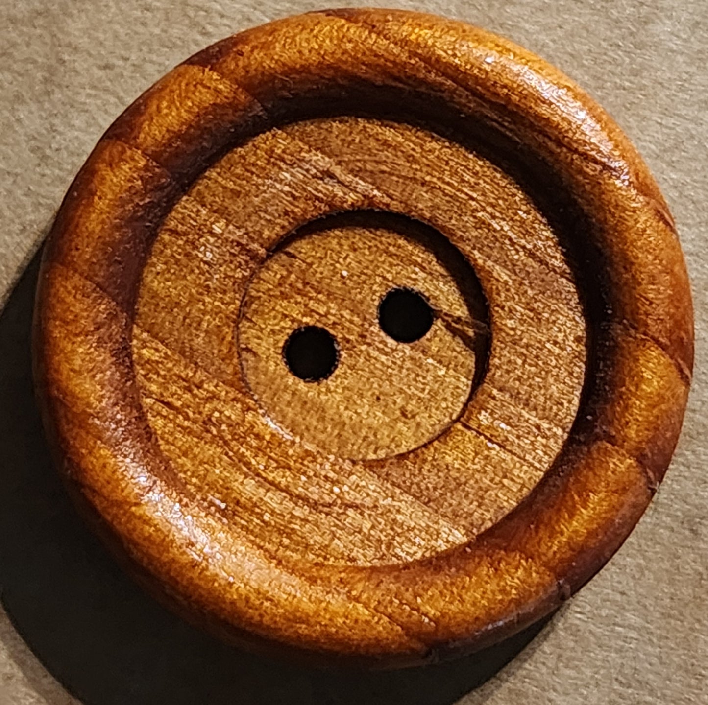 Wooden round buttons 30mm 2 types