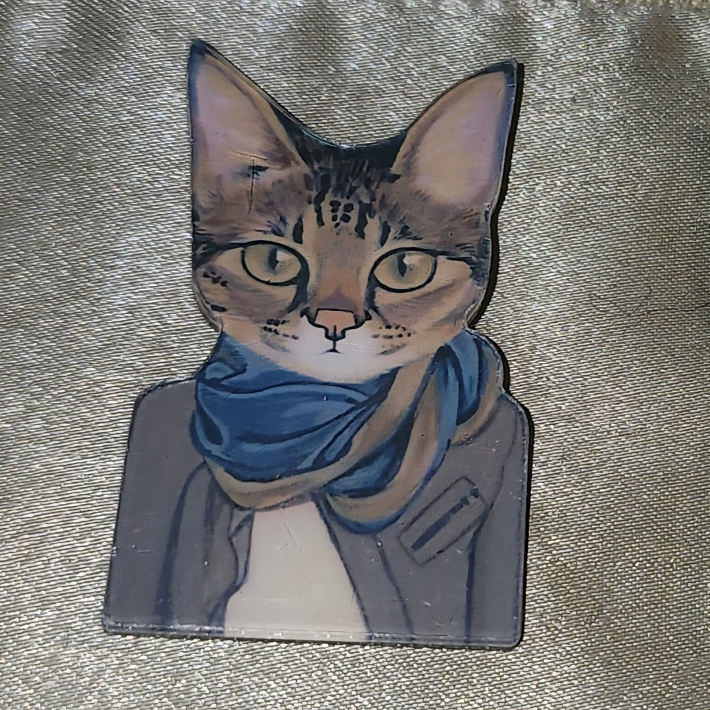 Resin cat head brooches 4.5cm high