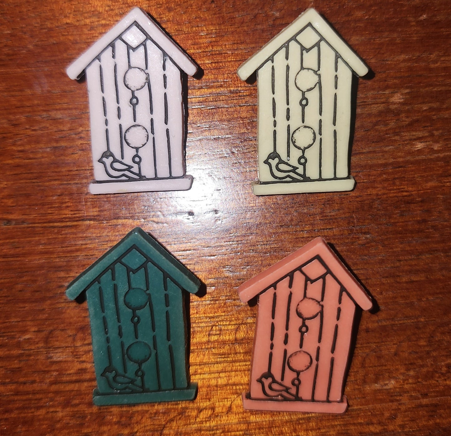 Birdhouse button 30mm high - 4 colours
