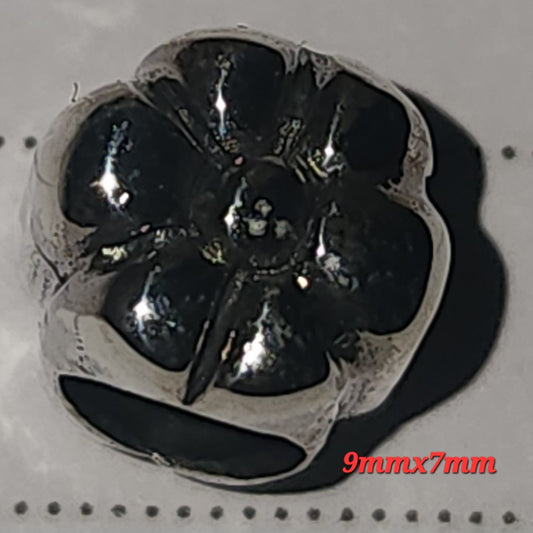 Sterling silver tall daisy bead
