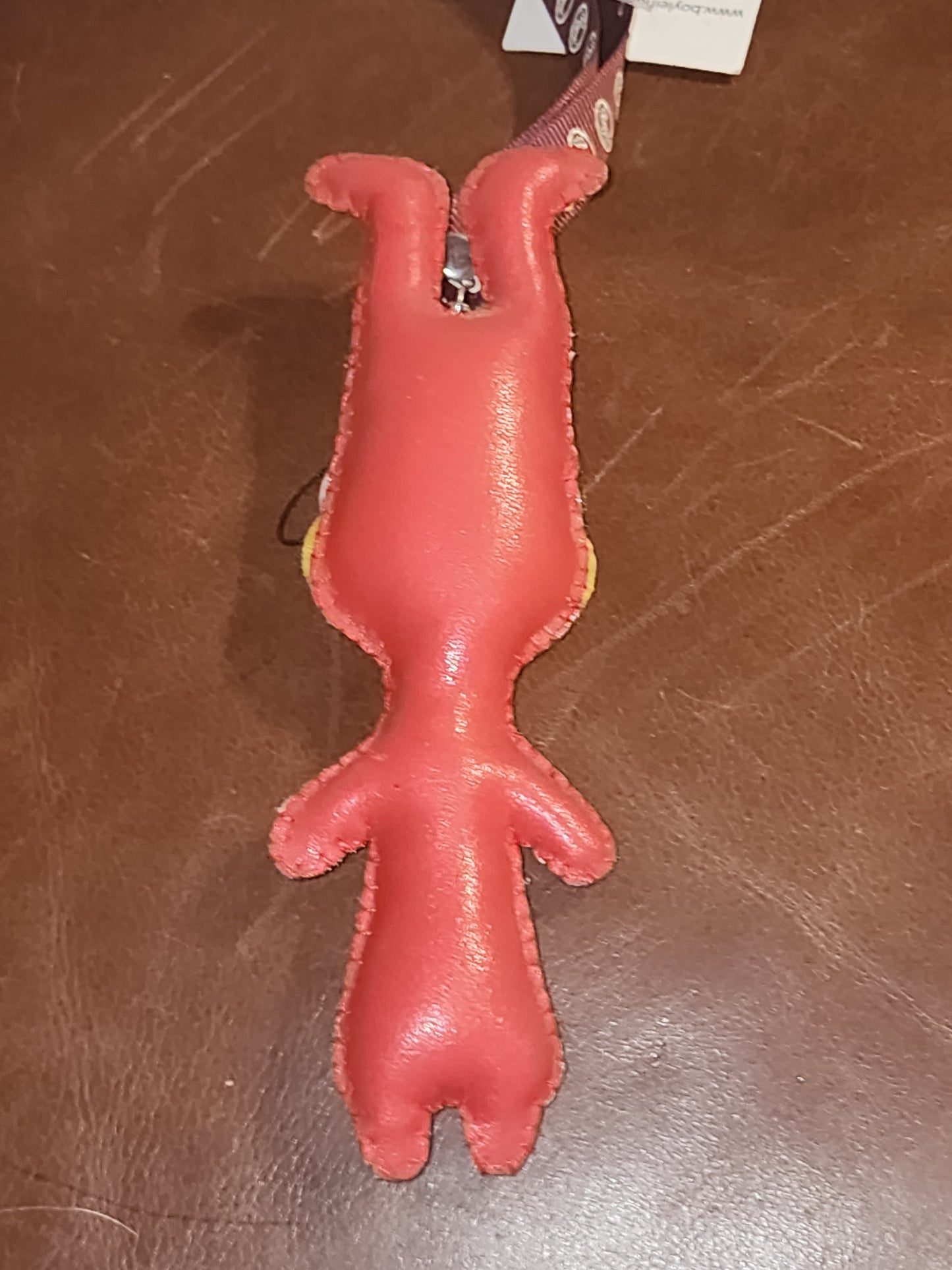 Red vinyl rabbit keyring 17cm