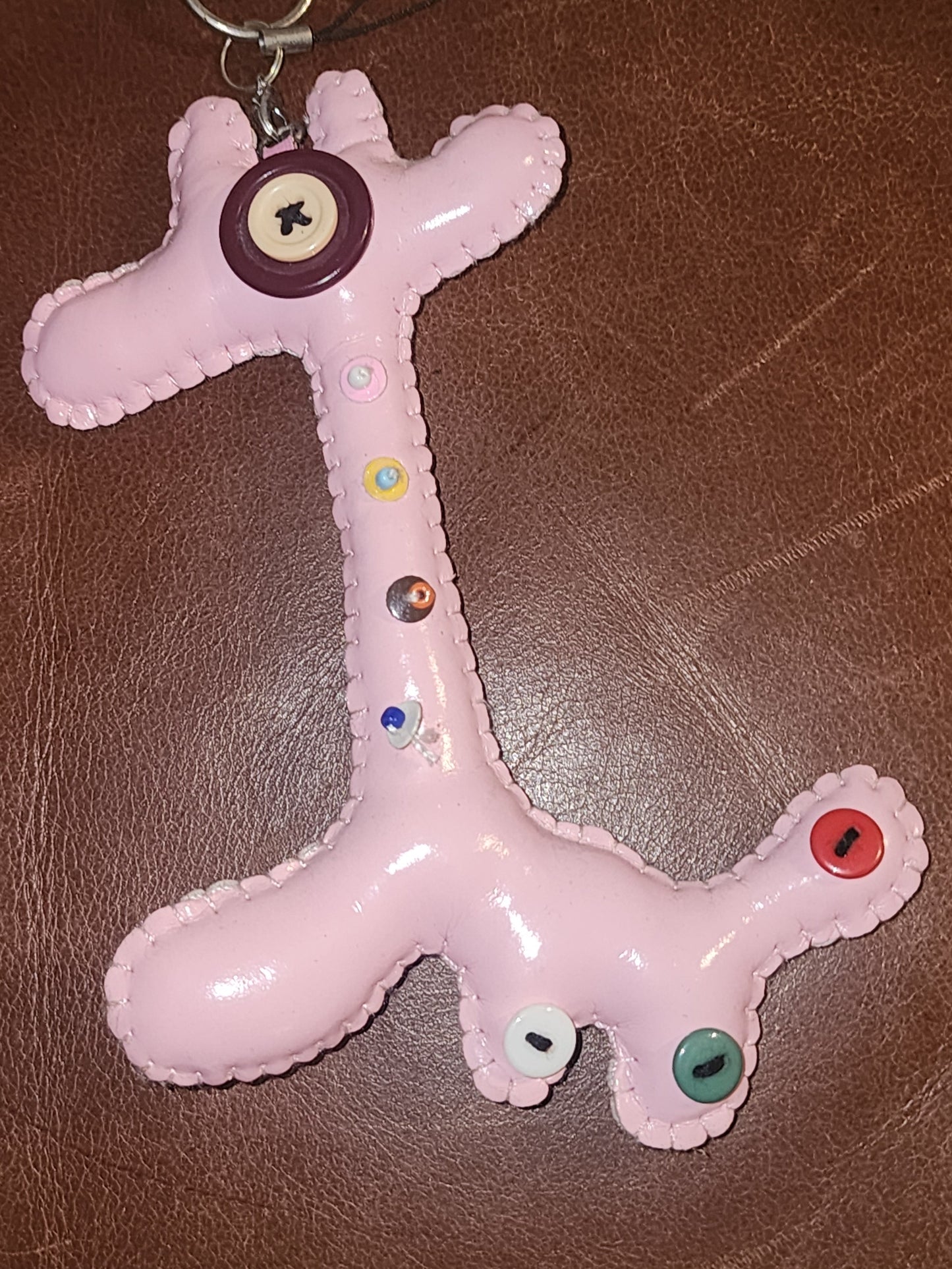 Pink vinyl funky giraffe keyring