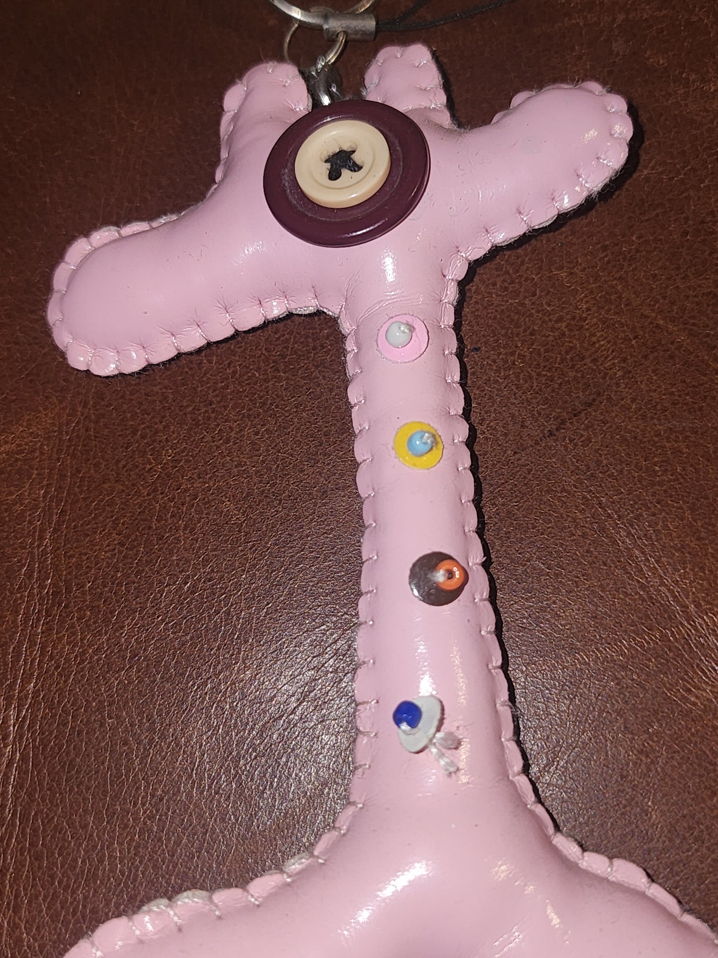 Pink vinyl funky giraffe keyring