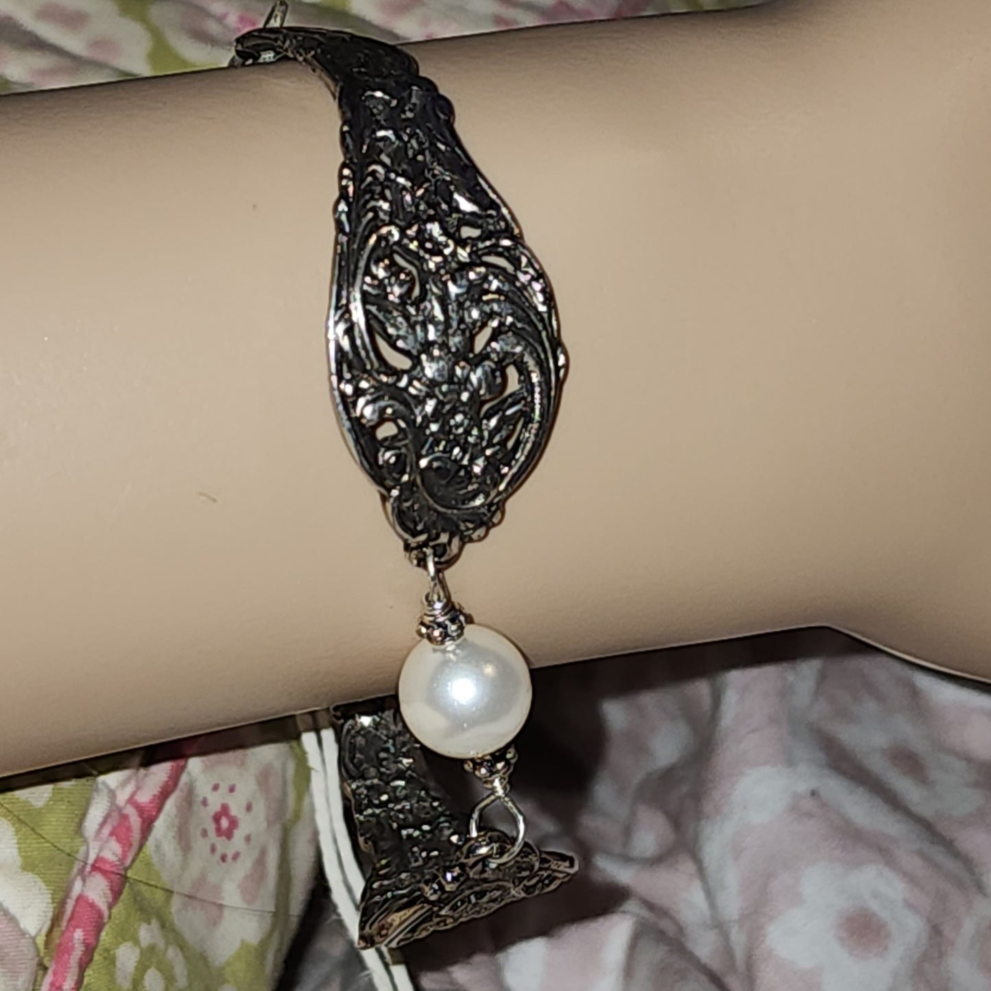 Silver spoon company pearl bracelets (white or black pearl)