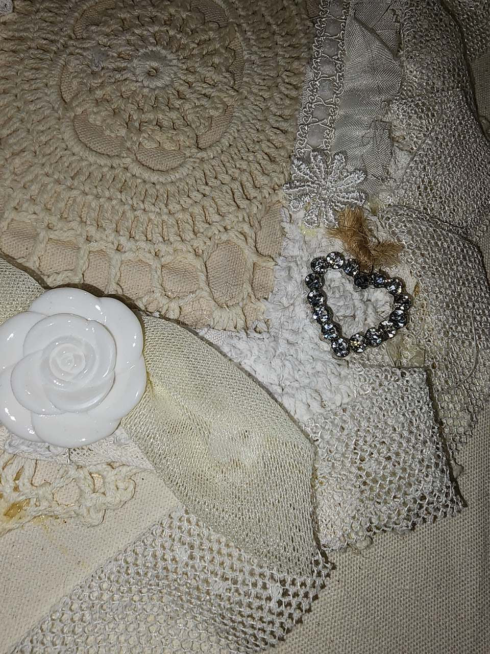 Lace embellished frame (10×12 inch)