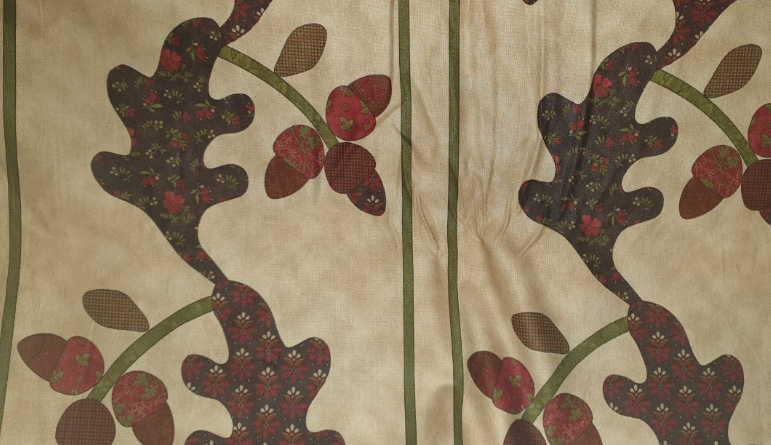 Oak Leaves & Reel by Terry Clothier Thompson Red and Green border stripe 8057-12