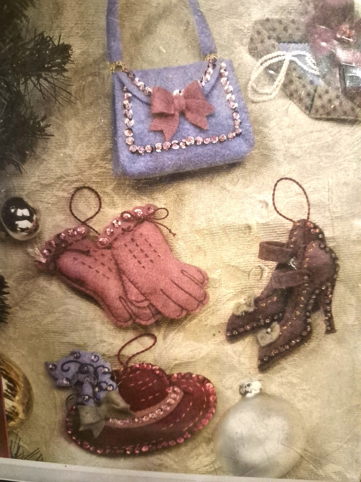 Bucilla Felt Ornaments Kit (set of 6) SHOPPING SPREE 85458