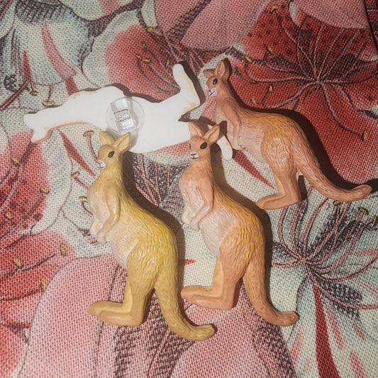 Kangaroo 3D button (3cm high) 2704112