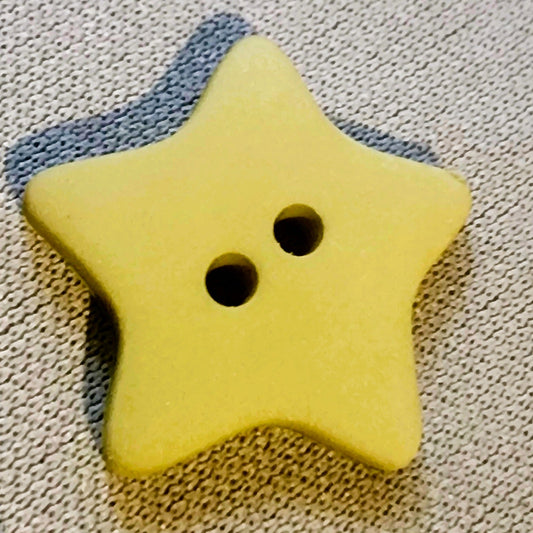Star button light olive 2cm (matte finish)