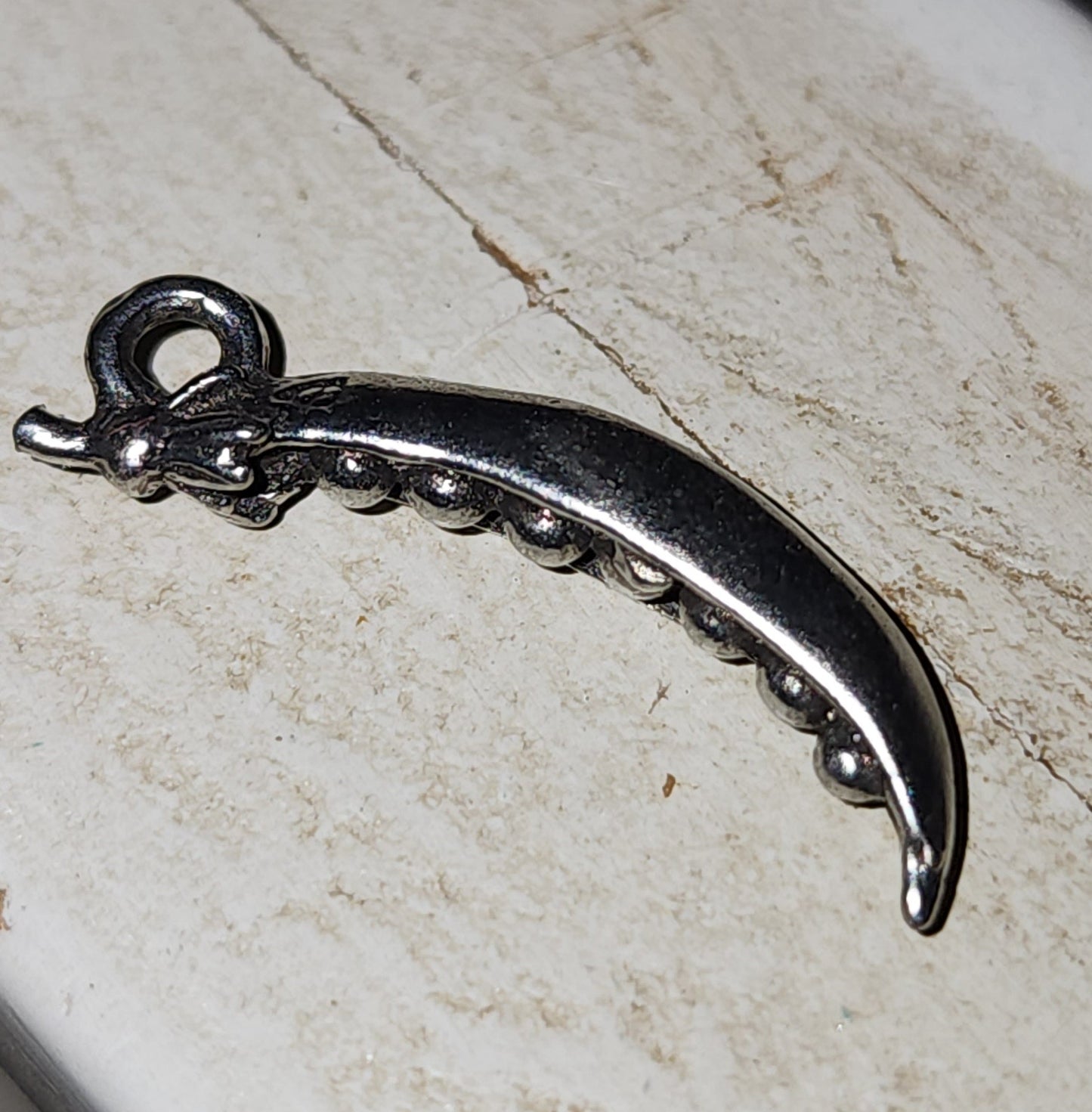 Metal pea pod (peas) charm