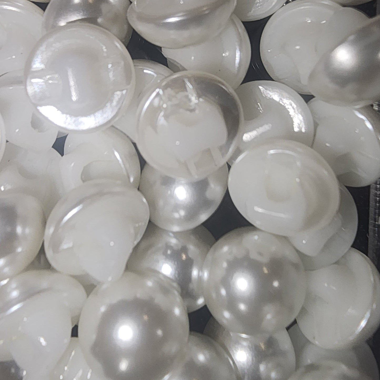 Dome button 10mm white metallic (shank back)
