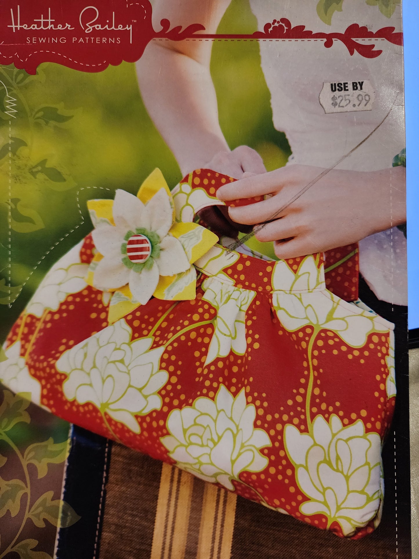 Marlo Bloom Handbag Pattern by Heather Bailey *