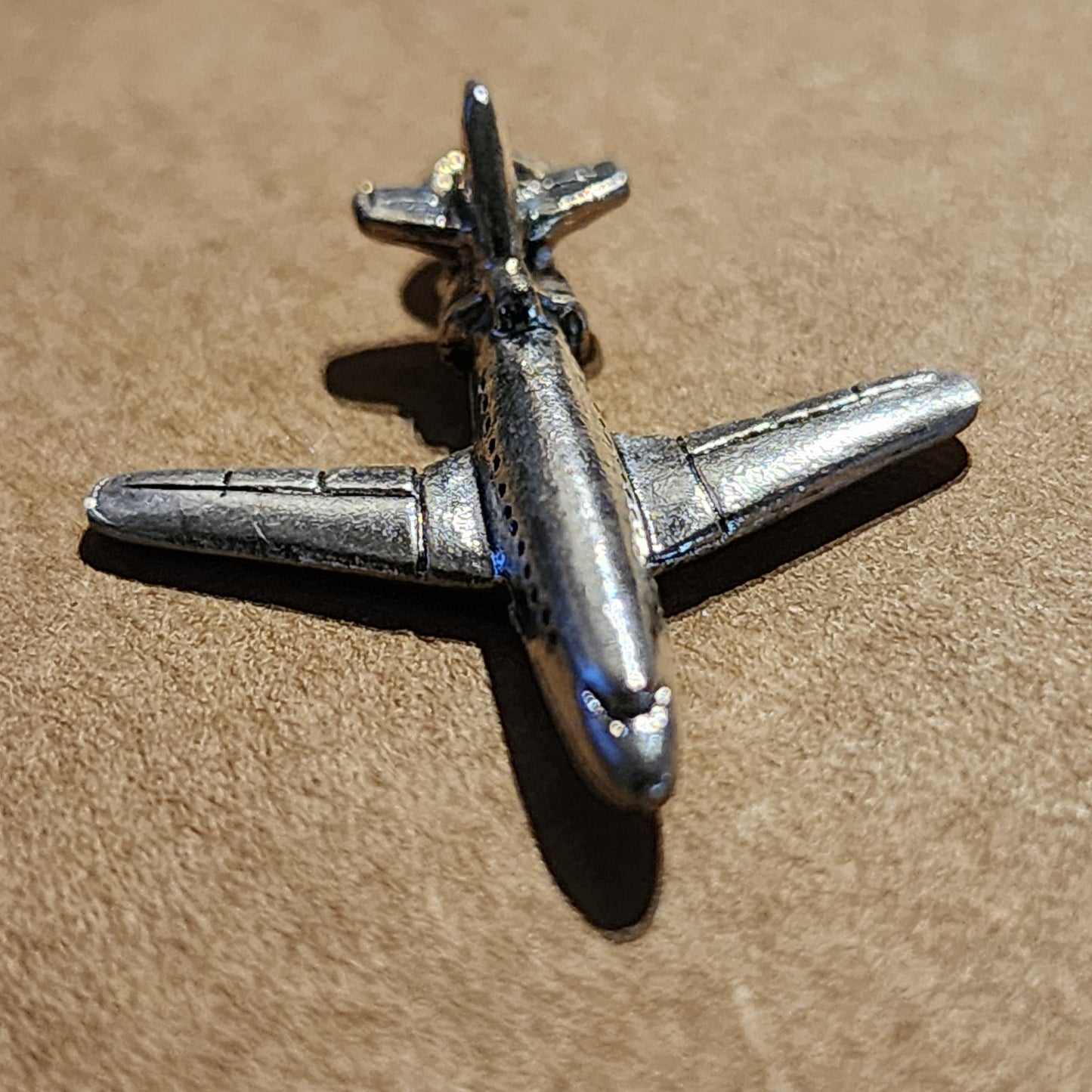 Metal jet plane charm (aeroplane)