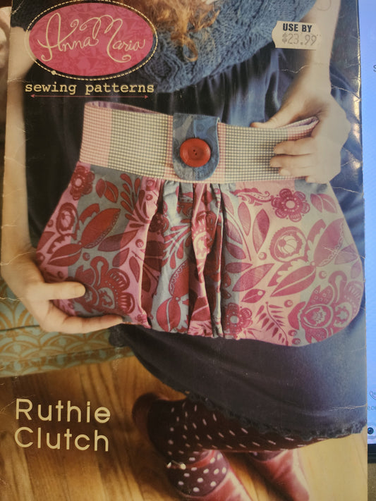 Ruthie Clutch Pattern by Anna Maria Horner *