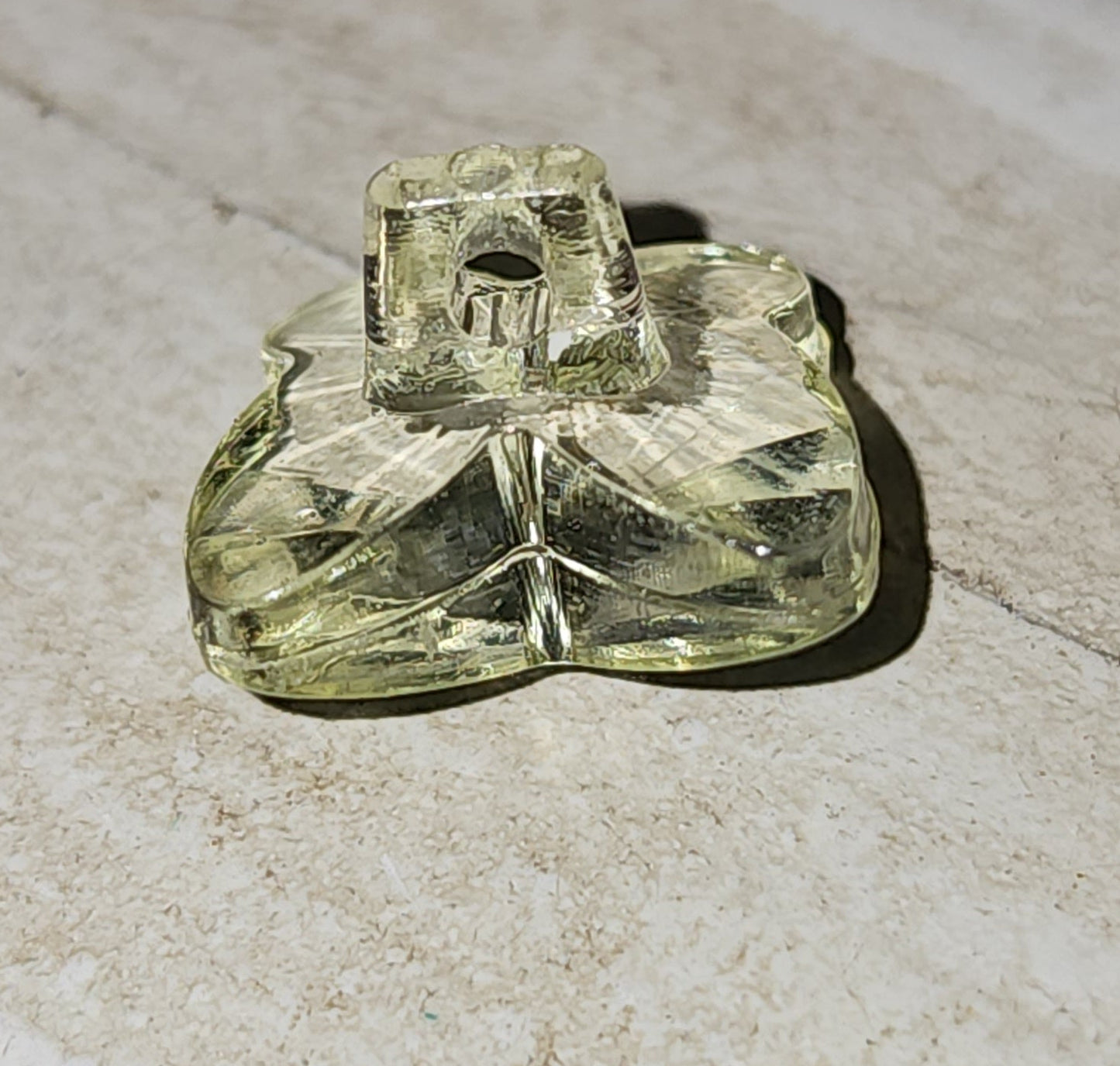 Clear lemon butterfly button 18mm wide