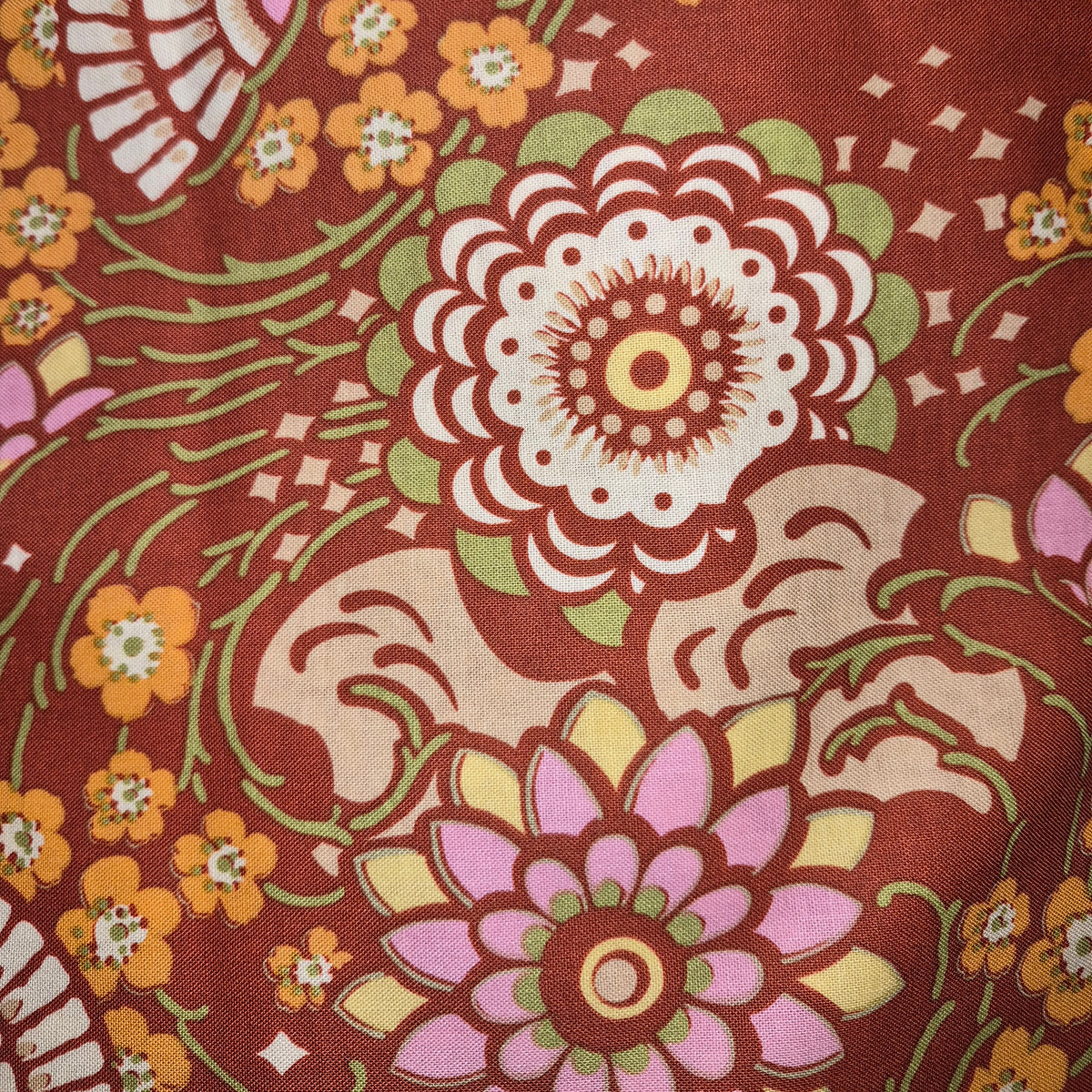 Amy Butler - Lotus - Geisha Fan - Clay AB16