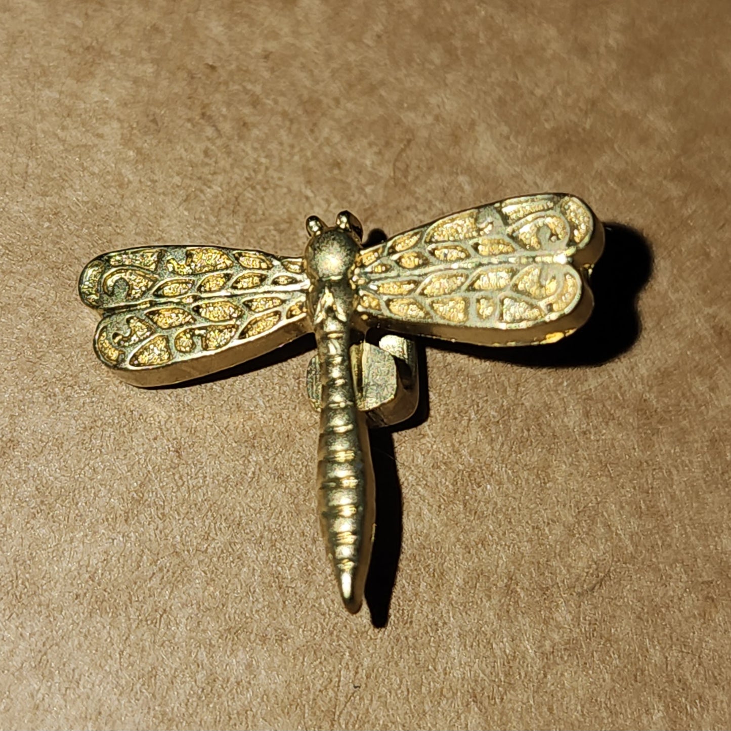 Dragonfly button gold 1.5cm high