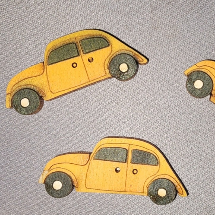 Wooden yellow car button (3.5cm)  130411