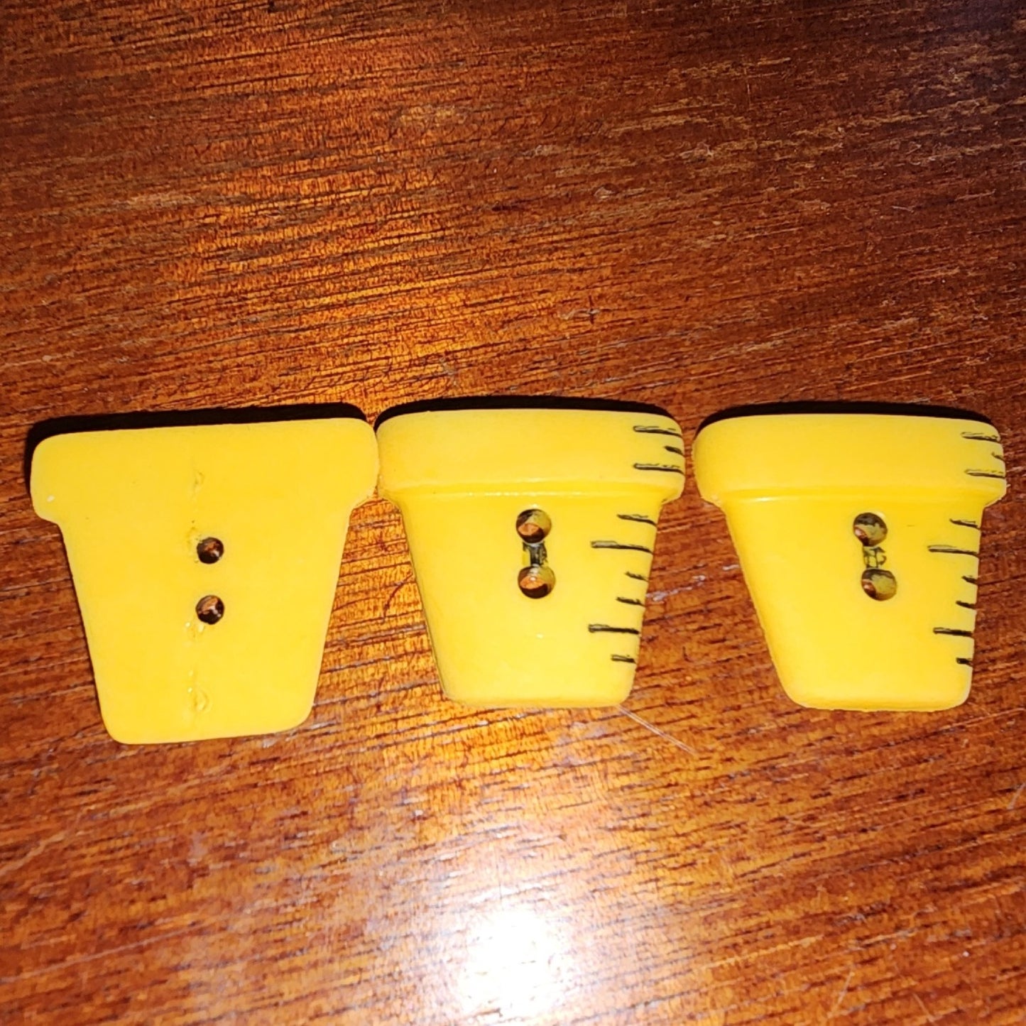 Flowerpot button sunny yellow 2cm